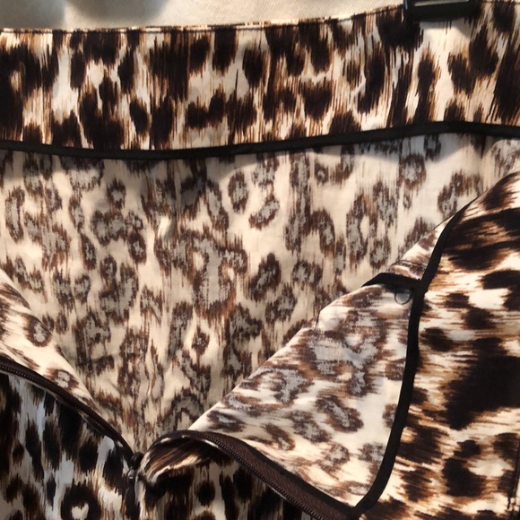 SoCa by St John Leopard Print Pencil Skirt - Picture 9 of 10